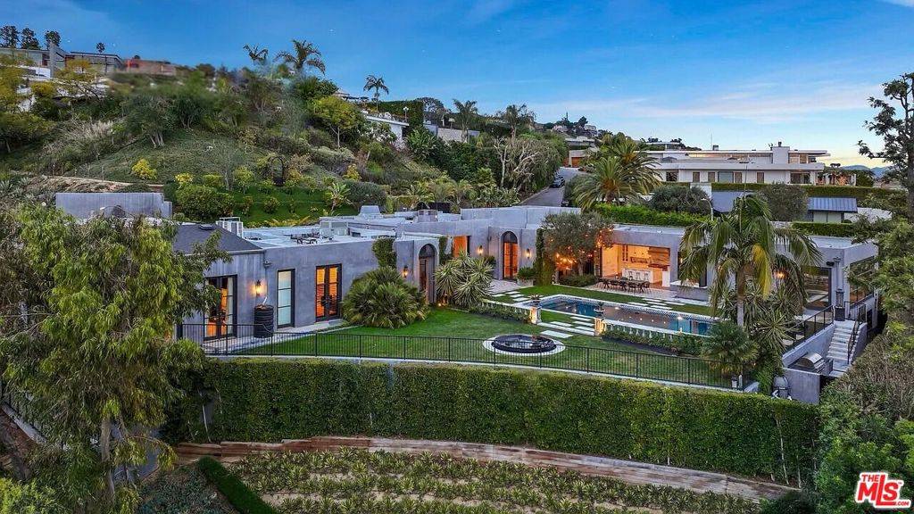 Los Angeles, CA 90069,1457 Blue Jay WAY