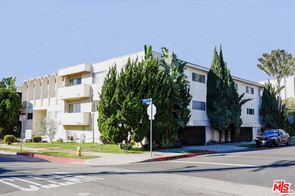 Los Angeles, CA 90025,11551 Ohio AVE #4