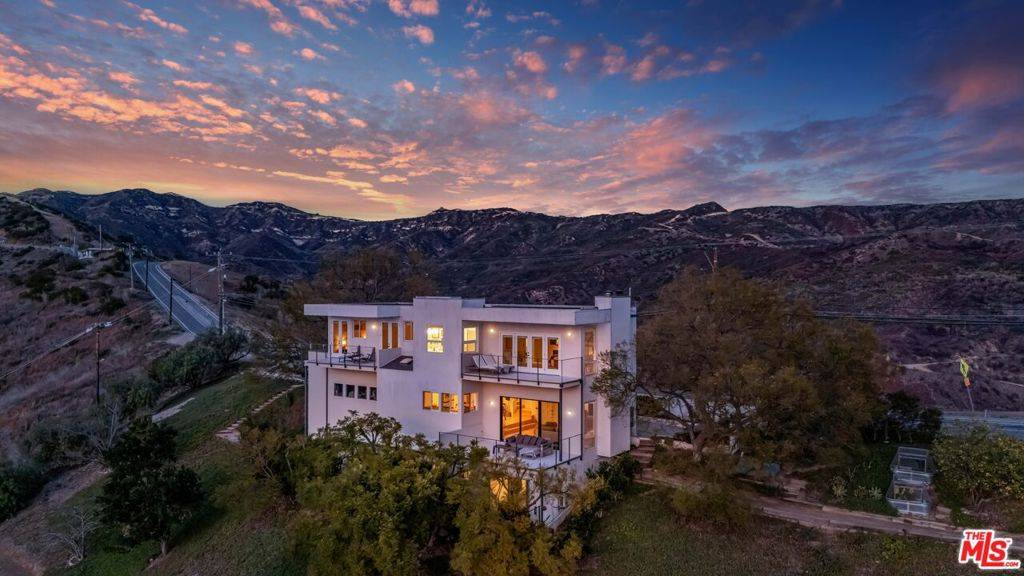 Malibu, CA 90265,2727 Corral Canyon RD