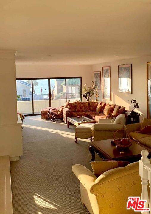 Playa Del Rey, CA 90293,201 Redlands ST