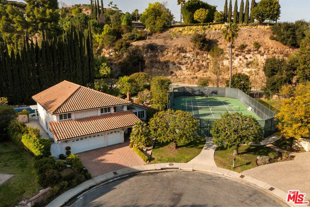 Sherman Oaks, CA 91403,16230 Meadowcrest RD