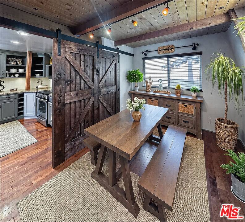 Topanga, CA 90290,2445 Burson RD