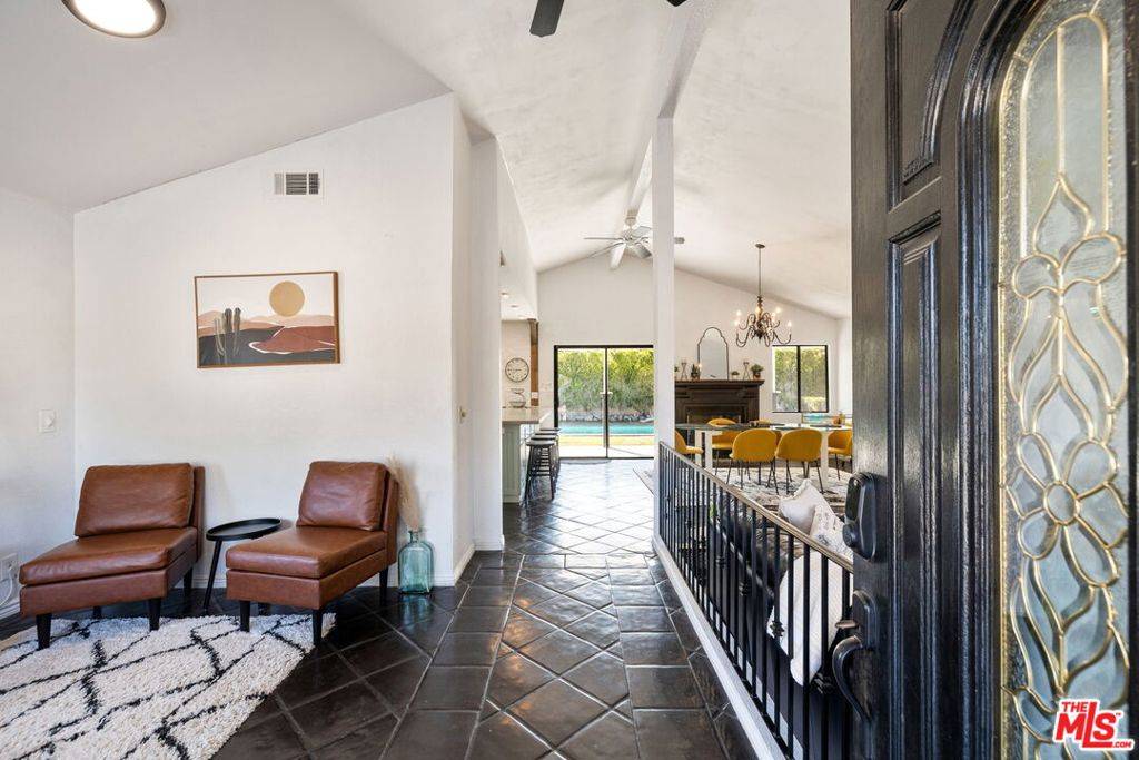 Palm Springs, CA 92262,2493 E Powell RD