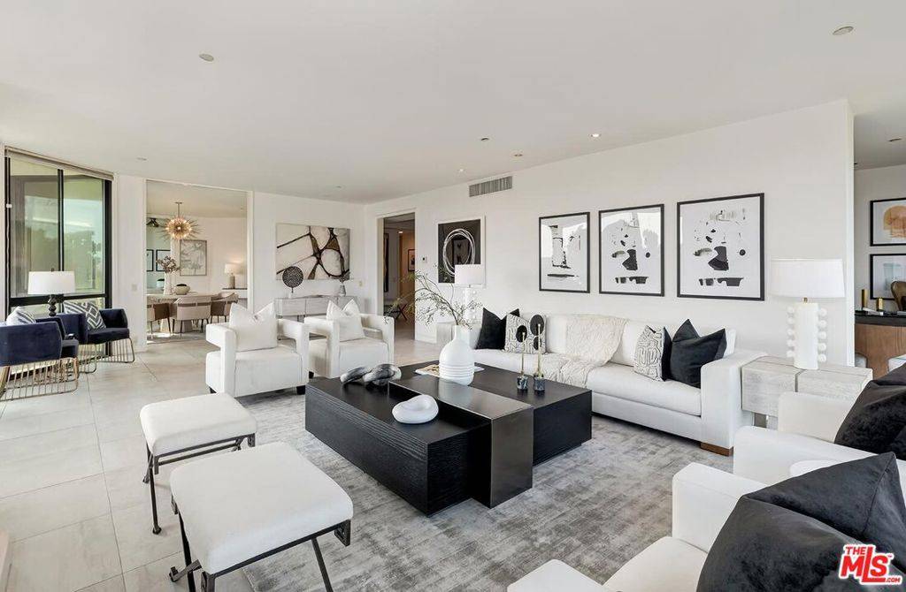 Beverly Hills, CA 90211,300 N Swall DR #307