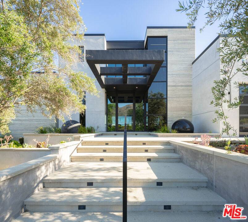 Malibu, CA 90265,23917 Malibu RD