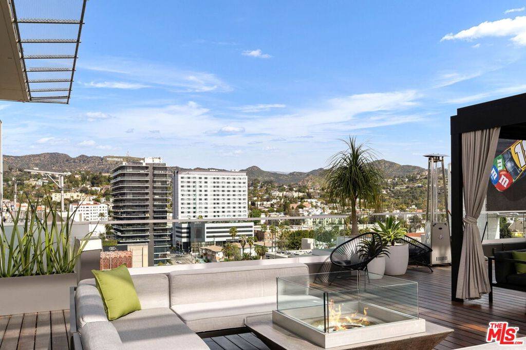 Los Angeles, CA 90028,6250 Hollywood BLVD #7N