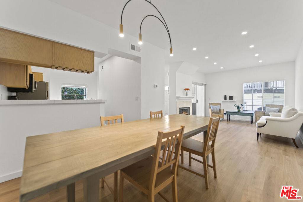 Oak Park, CA 91377,5533 Spanish Oak LN #E