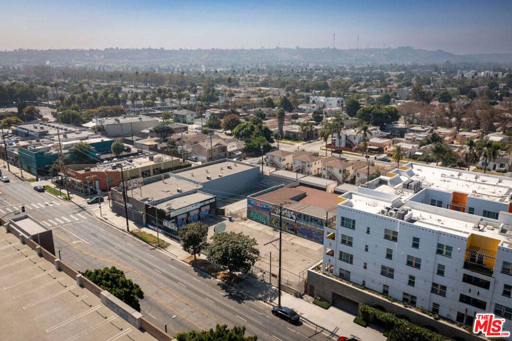 Los Angeles, CA 90016,3501 Crenshaw BLVD