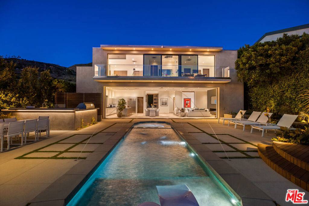 Malibu, CA 90265,32802 PACIFIC COAST HWY