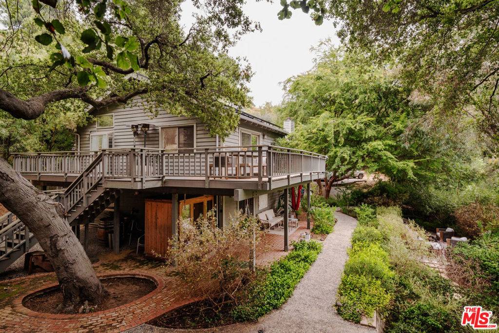 Topanga, CA 90290,22760 Chamera LN