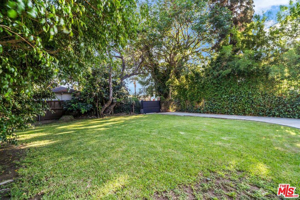 West Hollywood, CA 90046,1240 Greenacre AVE