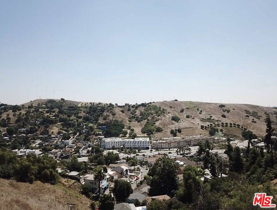 Los Angeles, CA 90032,2875 Forest Park DR