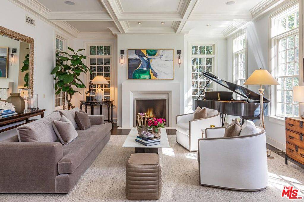 Pacific Palisades, CA 90272,1149 Amalfi DR