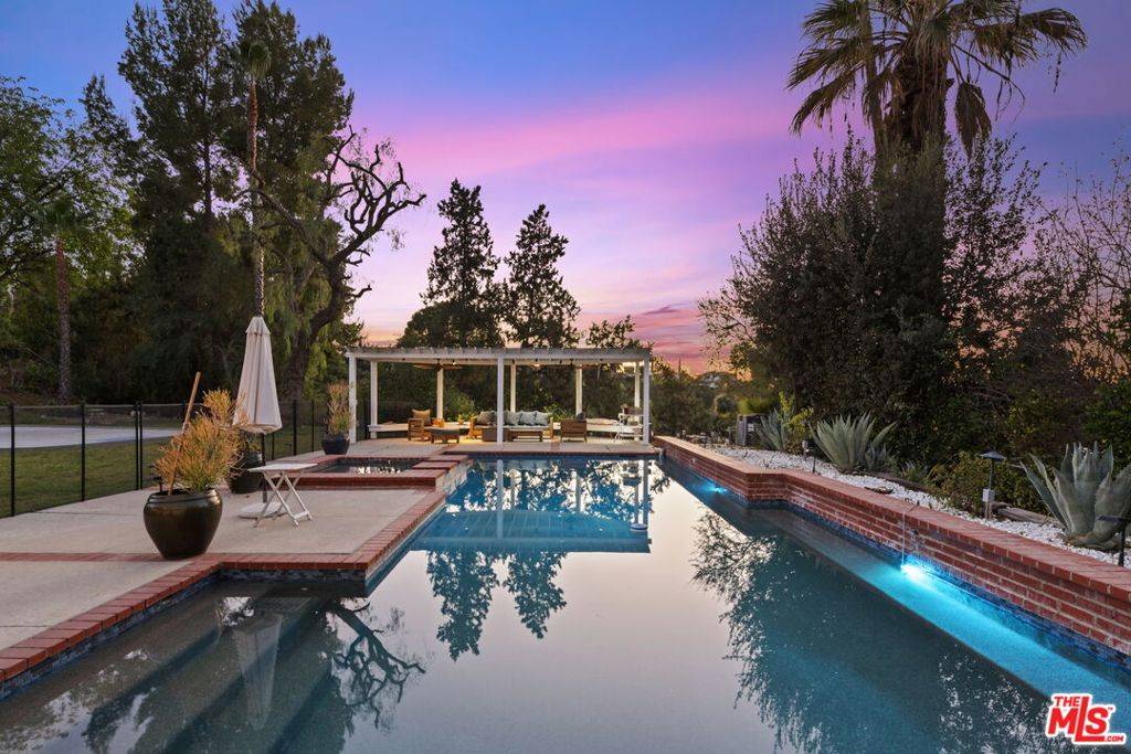 Woodland Hills, CA 91364,4815 Adele CT