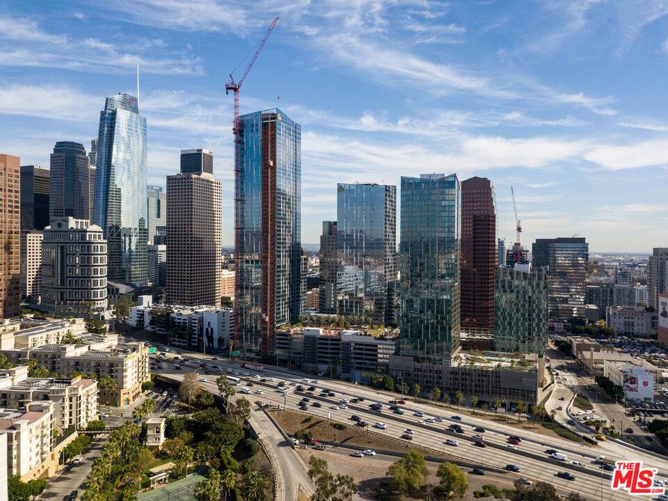 Los Angeles, CA 90017,877 Francisco ST #1003