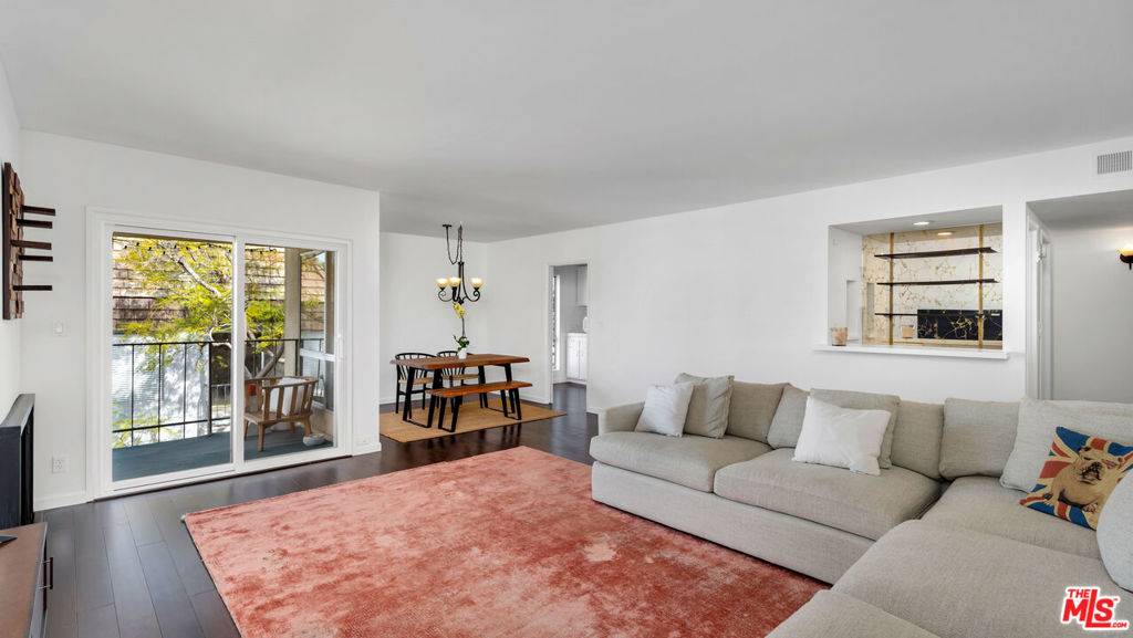 Culver City, CA 90230,5845 Doverwood DR #302