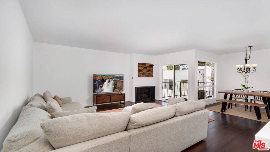 Culver City, CA 90230,5845 Doverwood DR #302