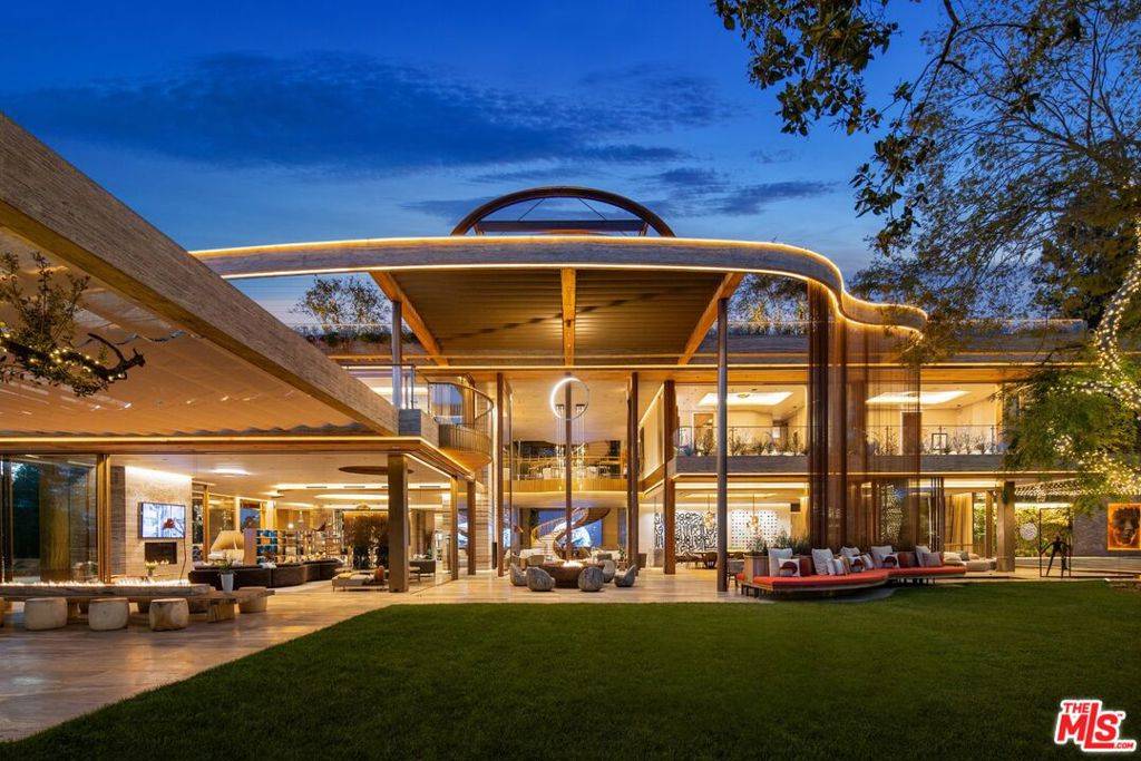 Bel Air, CA 90077,607 Siena WAY