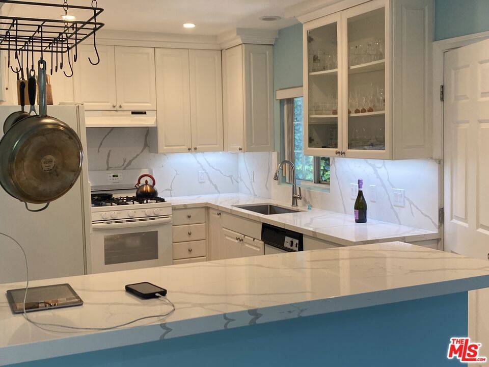 Lake Balboa, CA 91406,6648 Gaviota AVE