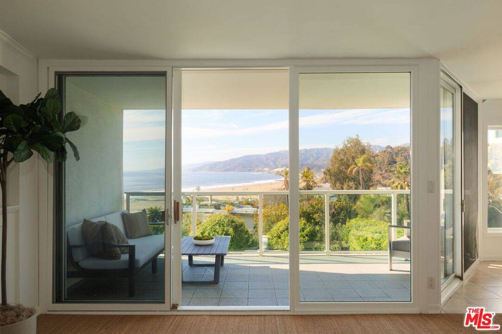 Santa Monica, CA 90402,101 Ocean AVE #D402