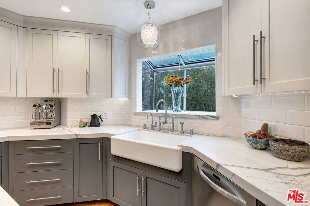 Woodland Hills, CA 91364,4102 Cachalote ST