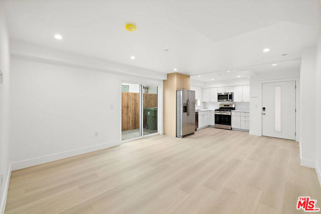North Hollywood, CA 91601,5651 Case Ave #1