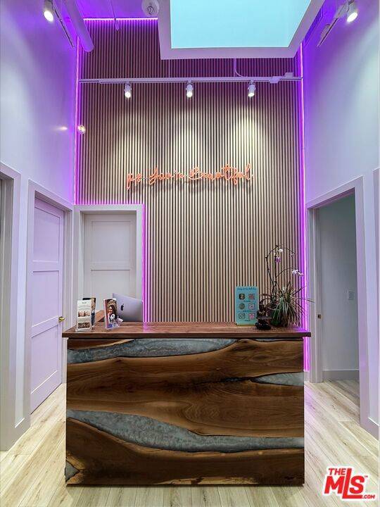 West Hollywood, CA 90069,8500 Melrose AVE #210