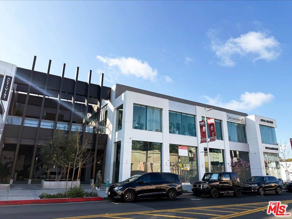 West Hollywood, CA 90069,8500 Melrose AVE #210