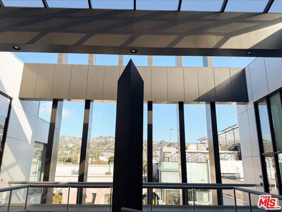 West Hollywood, CA 90069,8500 Melrose AVE #210