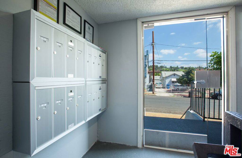 Los Angeles, CA 90065,3232 W Avenue 32