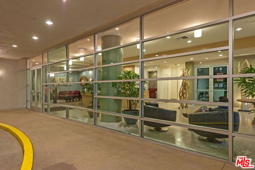 Los Angeles, CA 90012,267 S San Pedro ST #218