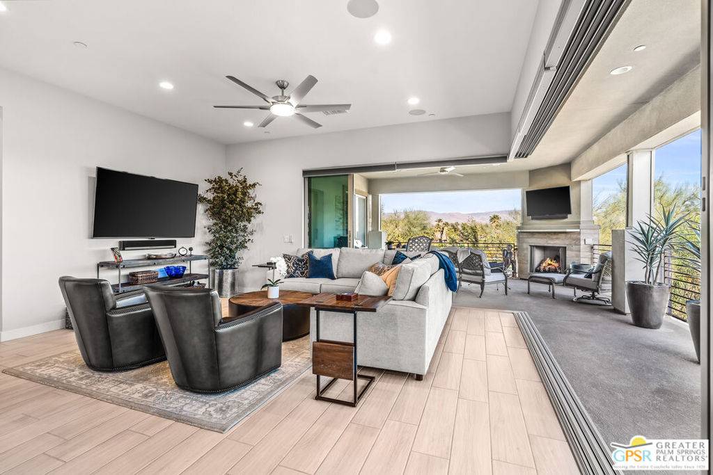 Palm Desert, CA 92260,204 Retreat CIR