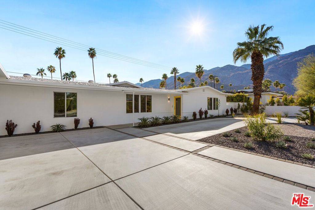 Palm Springs, CA 92264,975 E Sunny Dunes RD
