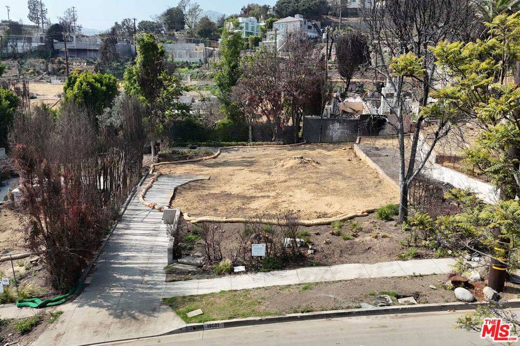 Pacific Palisades, CA 90272,15007 Mc Kendree AVE