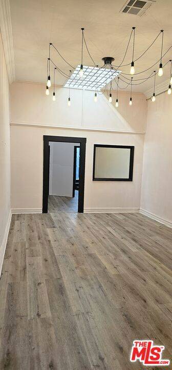 Los Angeles, CA 90019,5281 W PICO BLVD