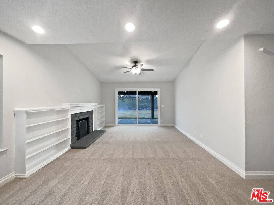 Lancaster, CA 93536,3124 Darkwood ST