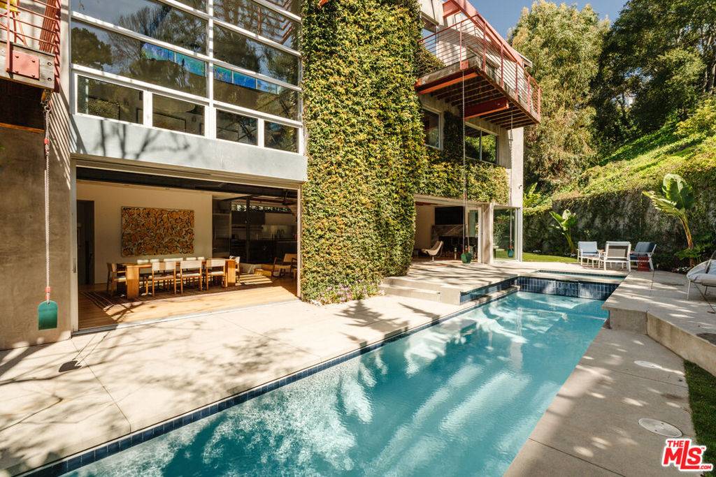 Santa Monica, CA 90402,562 Stassi LN