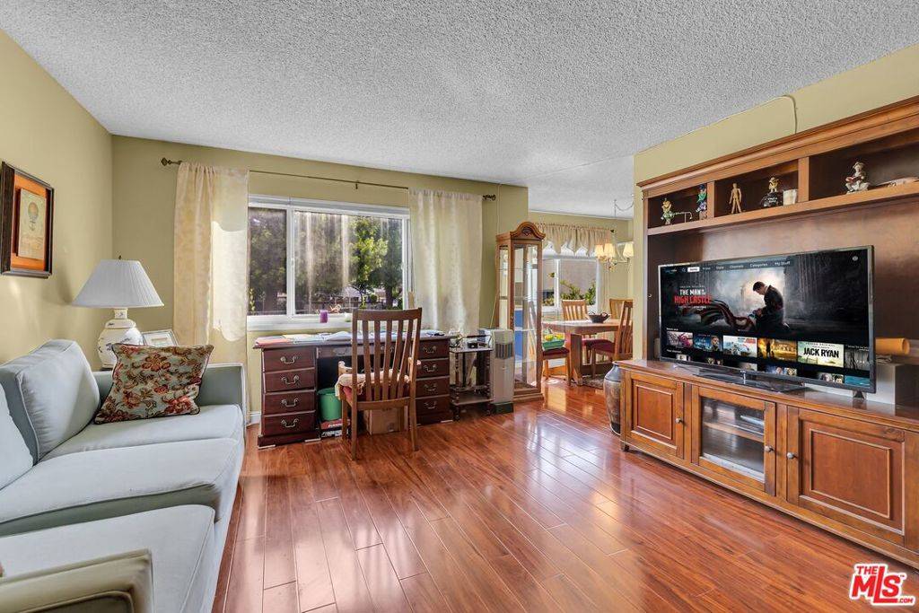 North Hollywood, CA 91605,11813 Runnymede ST #17