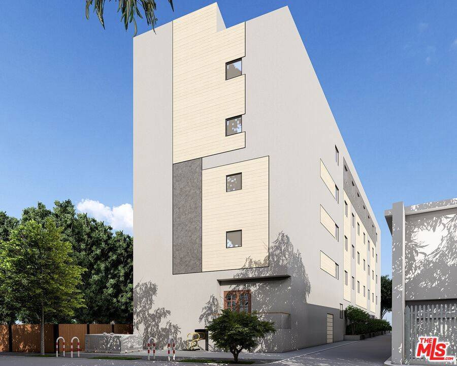 Los Angeles, CA 90029,1108 Manzanita ST