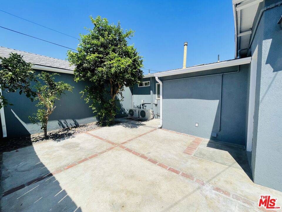 Hawthorne, CA 90250,11845 Doty AVE