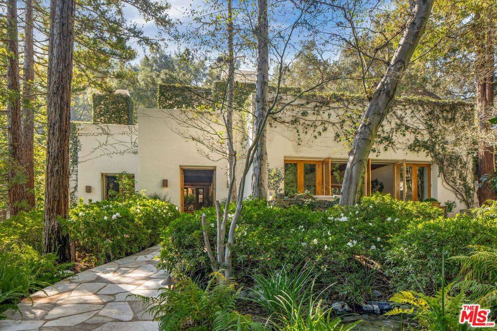 Los Angeles, CA 90049,13162 Boca De Canon LN