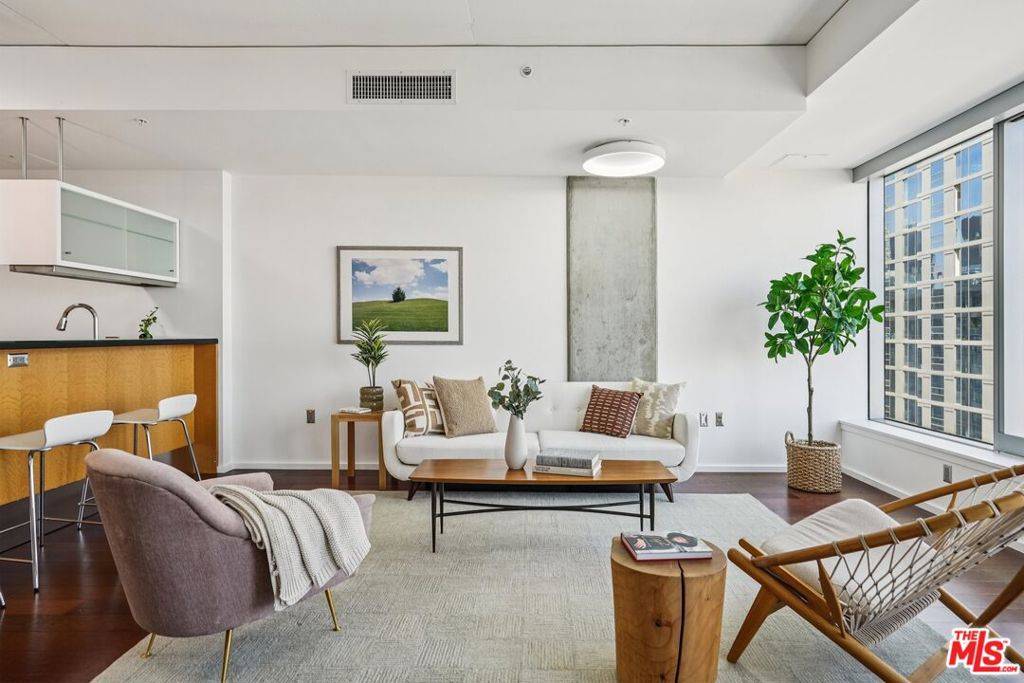 Los Angeles, CA 90015,1155 S Grand AVE #1207