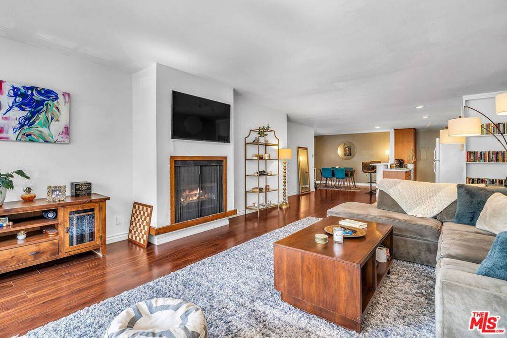 Los Angeles, CA 90048,6151 Orange ST #119