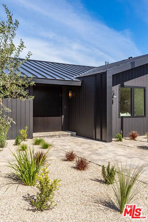 Agoura Hills, CA 91301,5259 Lewis RD