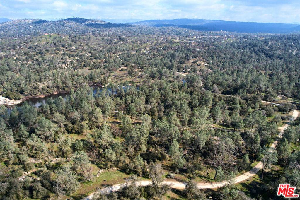 Coarsegold, CA 93614,2 Blackhawk lake