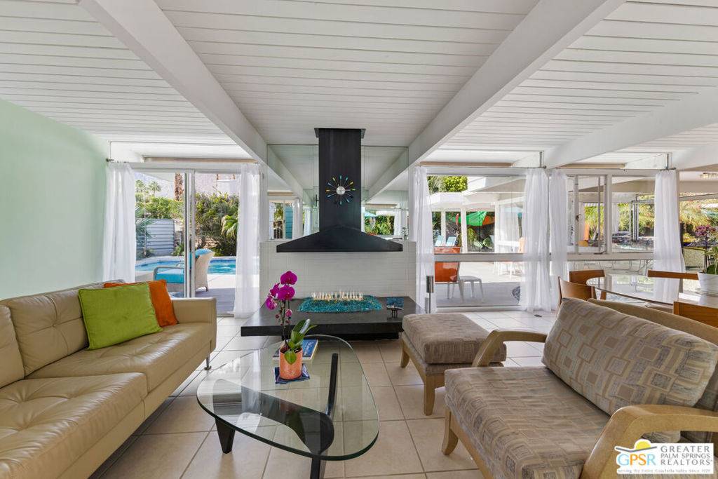 Palm Springs, CA 92264,1635 Palm Tree DR