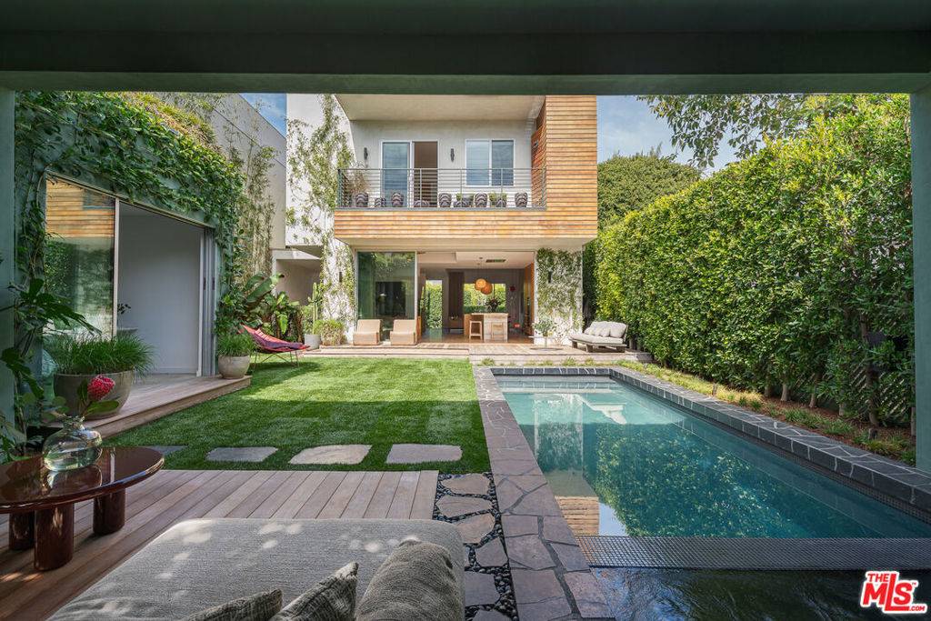 West Hollywood, CA 90048,8756 Ashcroft AVE