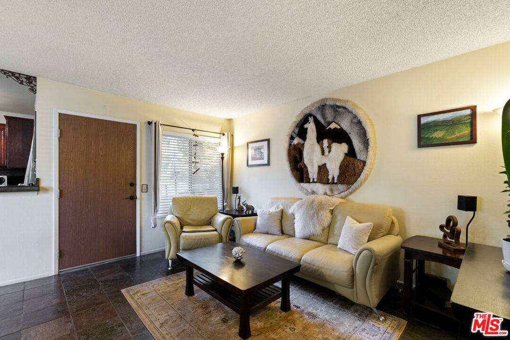 Thousand Oaks, CA 91362,111 Via Colinas