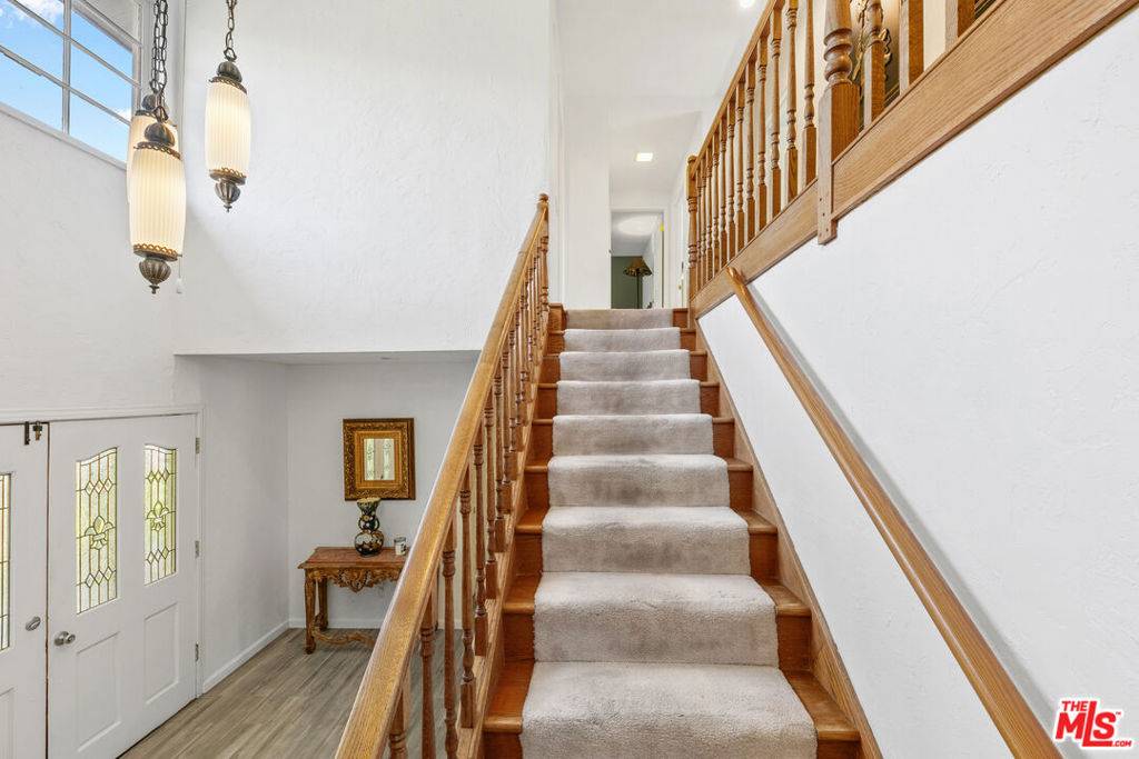 Malibu, CA 90265,30602 Vista Sierra DR