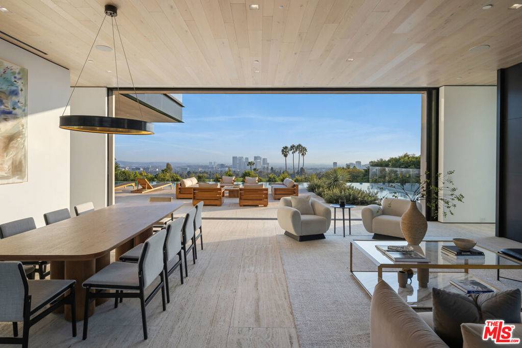 Beverly Hills, CA 90210,1210 Laurel WAY